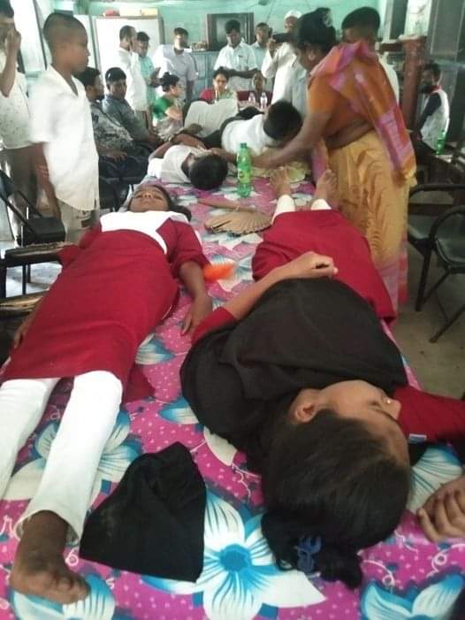 লোহাগড়ায় প্রচন্ড গরমে ১২ জন শিক্ষার্থী অসুস্থ, স্কুল ছুটি ঘোষণা 