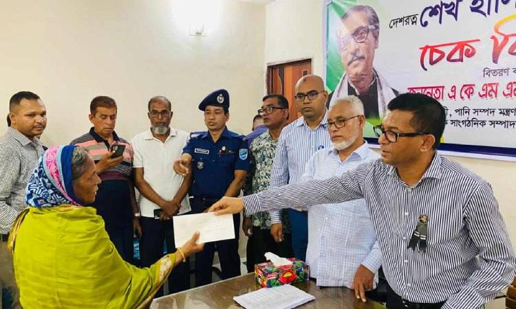 শেখ হাসিনা মানবতার মা হিসেবে বিশ্বে প্রতিষ্ঠিত হয়েছেন: এনামুল হক শামীম