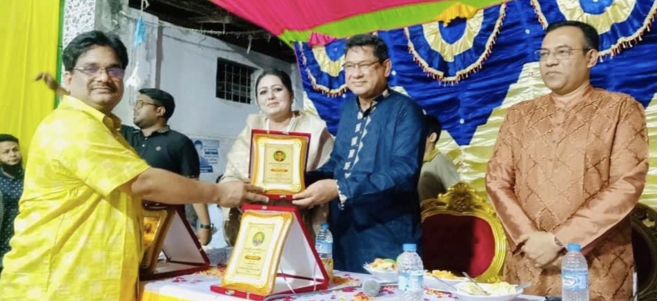 বগুড়া ডালপট্টিতে উৎসবমুখর পরিবেশে বাসন্তী পূজা অনুষ্ঠিত
