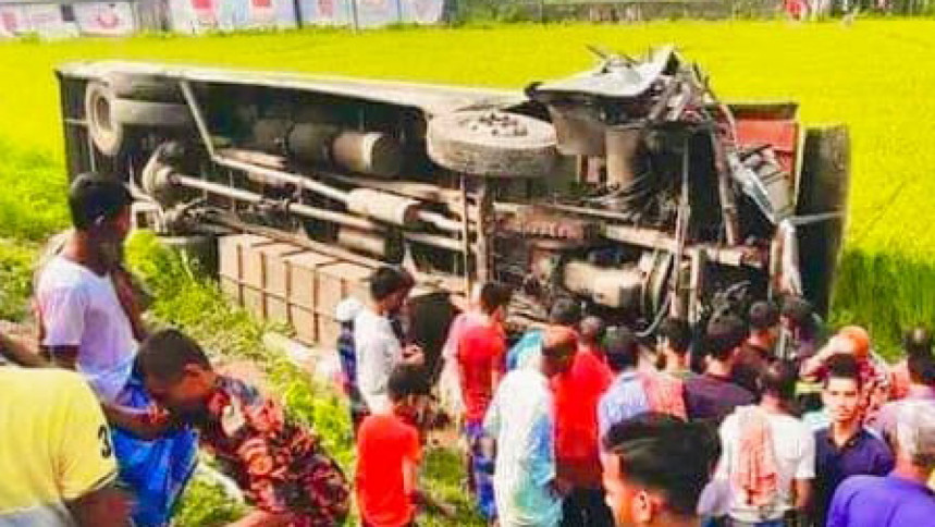 ময়মনসিংহের তারাকান্দায় সড়ক দূর্ঘটনায় নিহত-২ , আহত ২৫ 