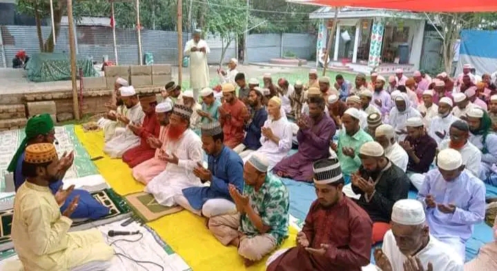 সৌদি আরবের সাথে মিল রেখে গৌরীপুরে ঈদ উল ফিতর উদযাপন